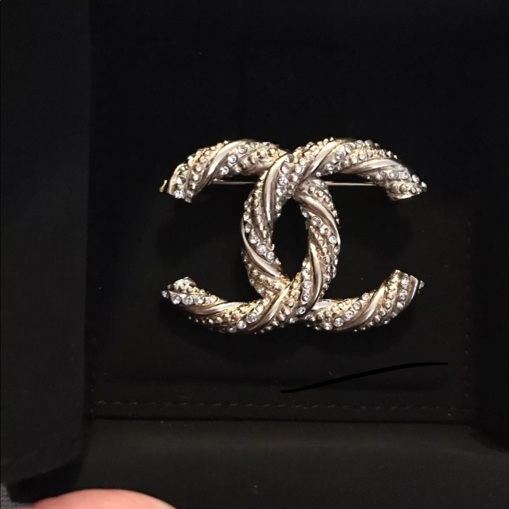 CHANEL Brooch